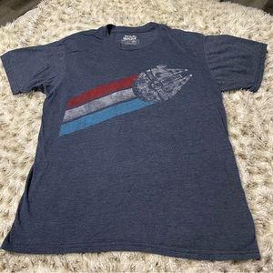 Star Wars Millenium Falcon T-Shirt Medium.